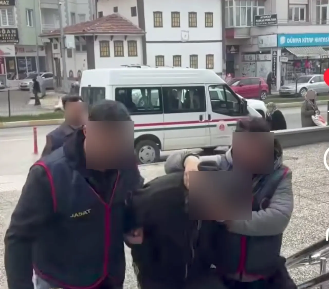 Aranan 41 Kişi Tutuklandı 2