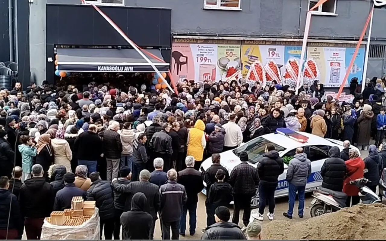 Görüntüler Çorum’dan, İndirimi Duyan Koştu 1