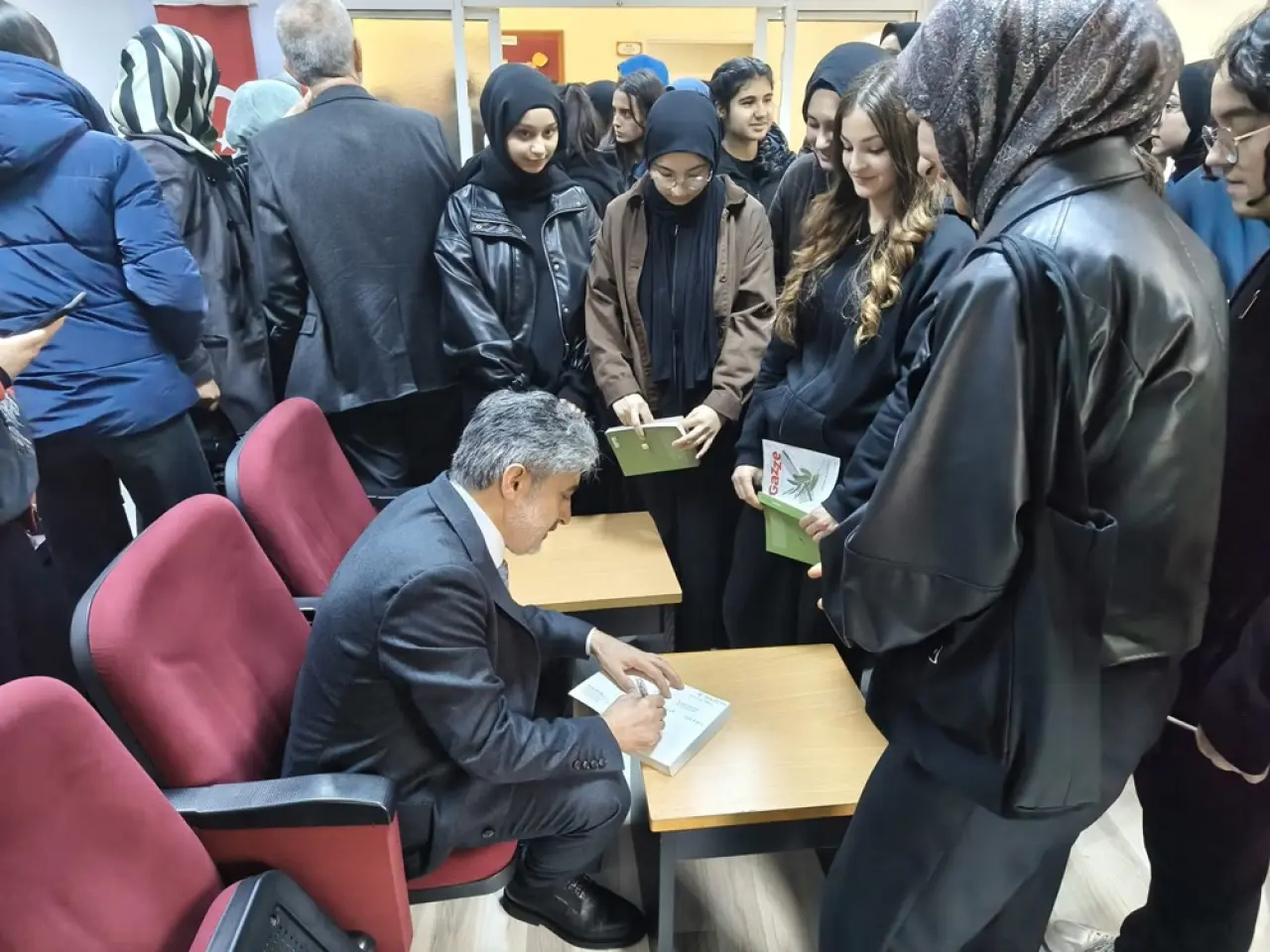 Prof. Dr. Orhan Alimoğlu, Gençlerle Bir Araya Geldi 1