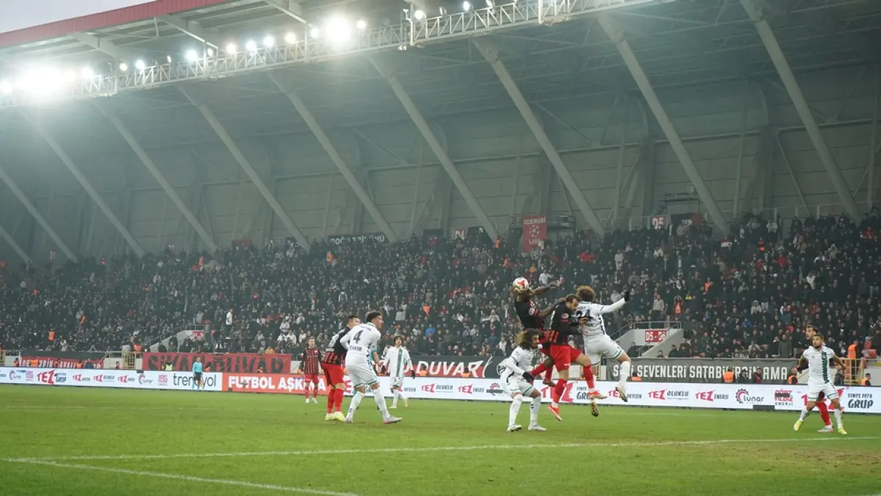 Çorum FK Evinde Hata Yapmadı 10