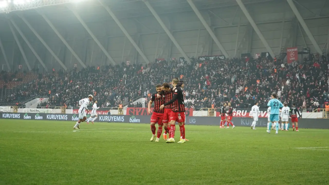 Çorum FK Evinde Hata Yapmadı 6