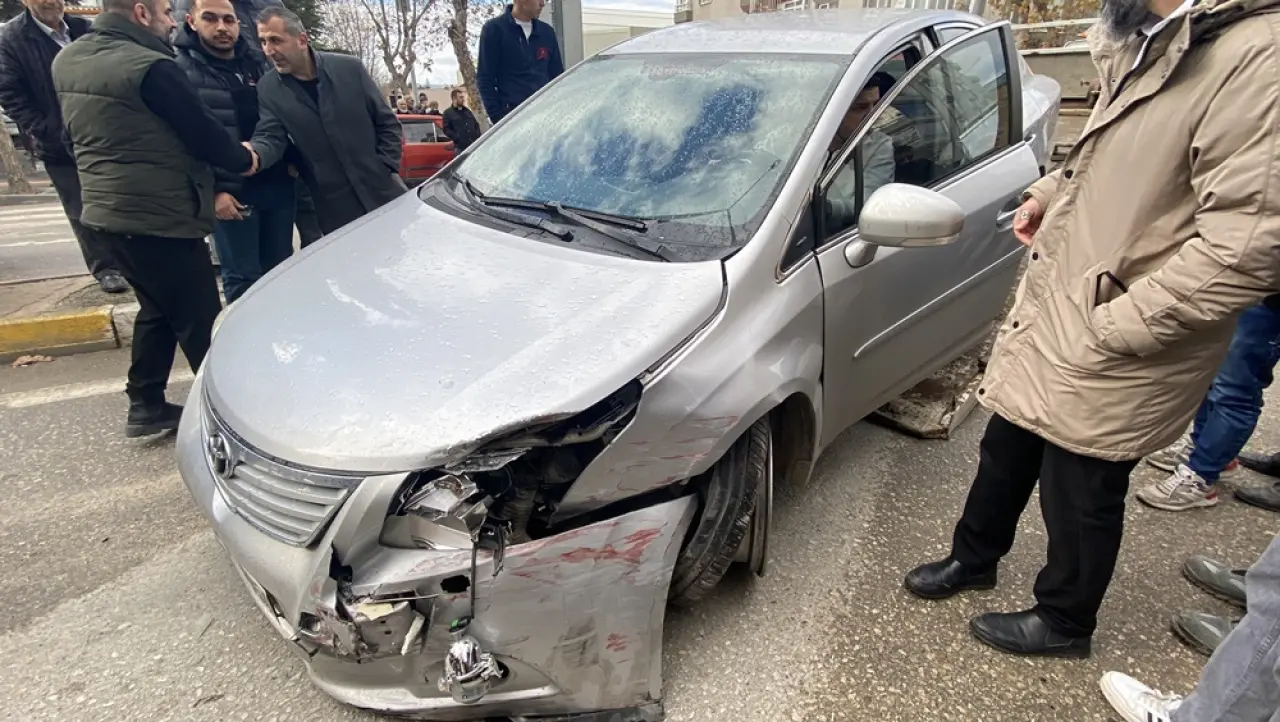 Üç Birbirine Girdi 3