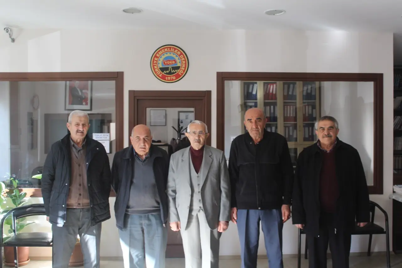 Emeklilerden Ekonomik Çıkmaz ve Zam Tepkisi 1