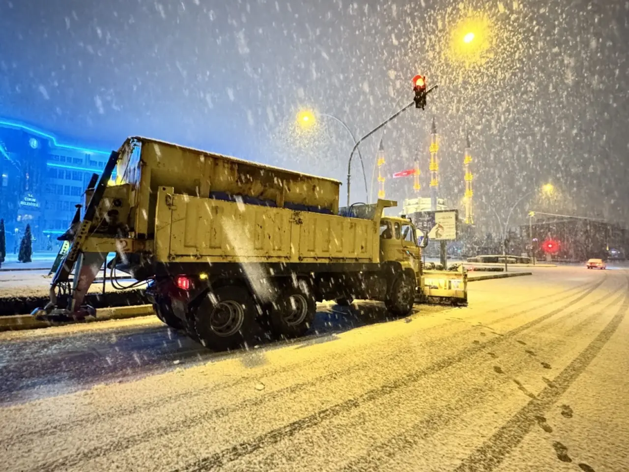 Belediye Ekipleri Yeni Yılın İlk Sabahında Teyakkuzda 2