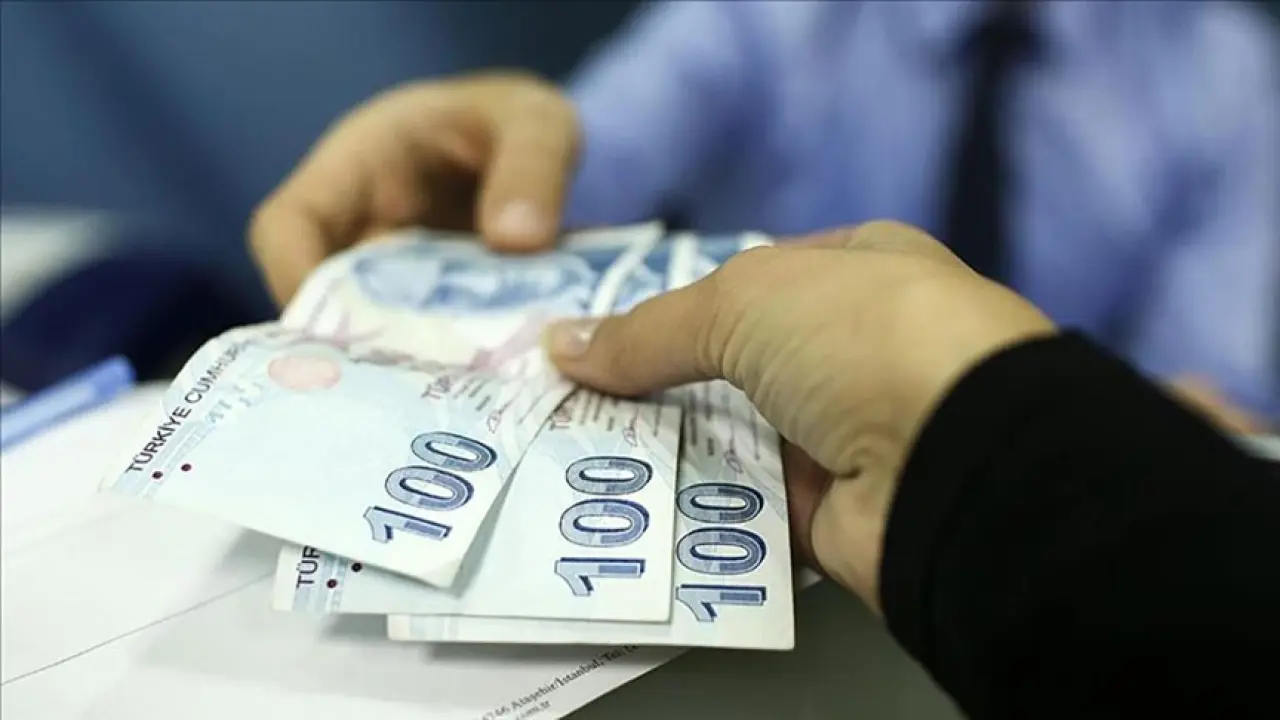 Promosyon yarışı kızıştı! Emekliye rekor ödemeler yapılacak 4