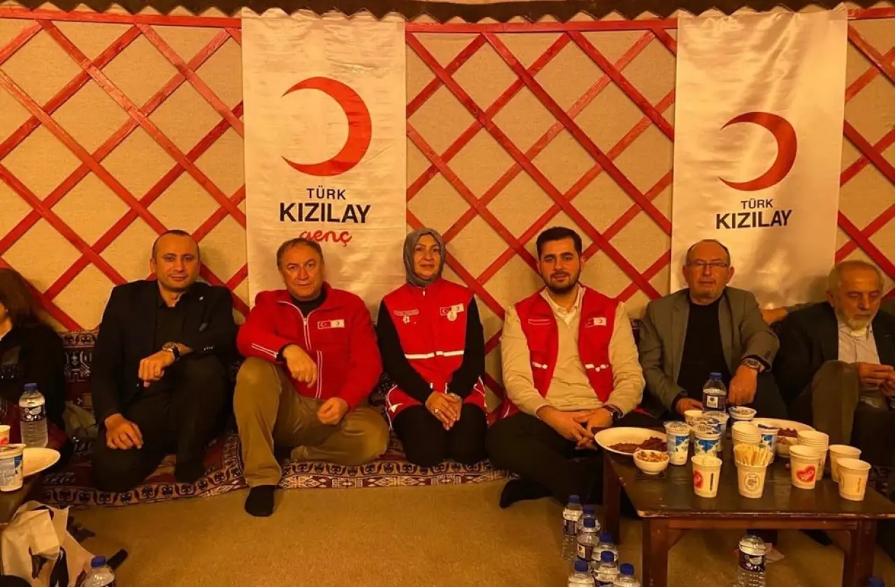 Genç Kızılay Genel Başkanı Gönüllülerle Buluştu 3