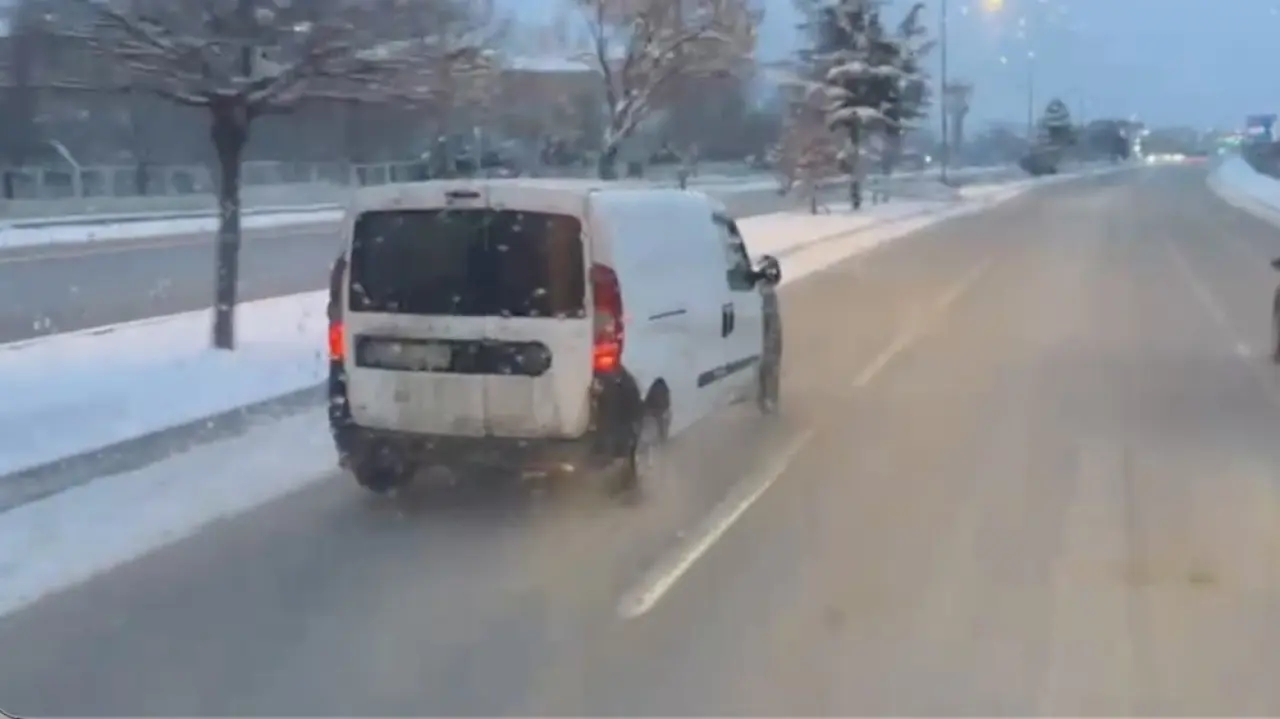 İtfaiyeye Yol Vermedi, O Anlar Kamerada 2