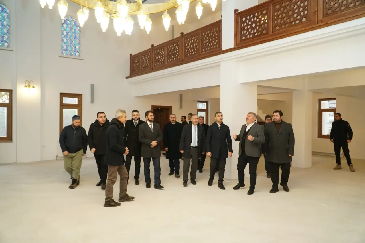 Koyunbaba Camii Kapılarını Açmaya Hazırlanıyor 1