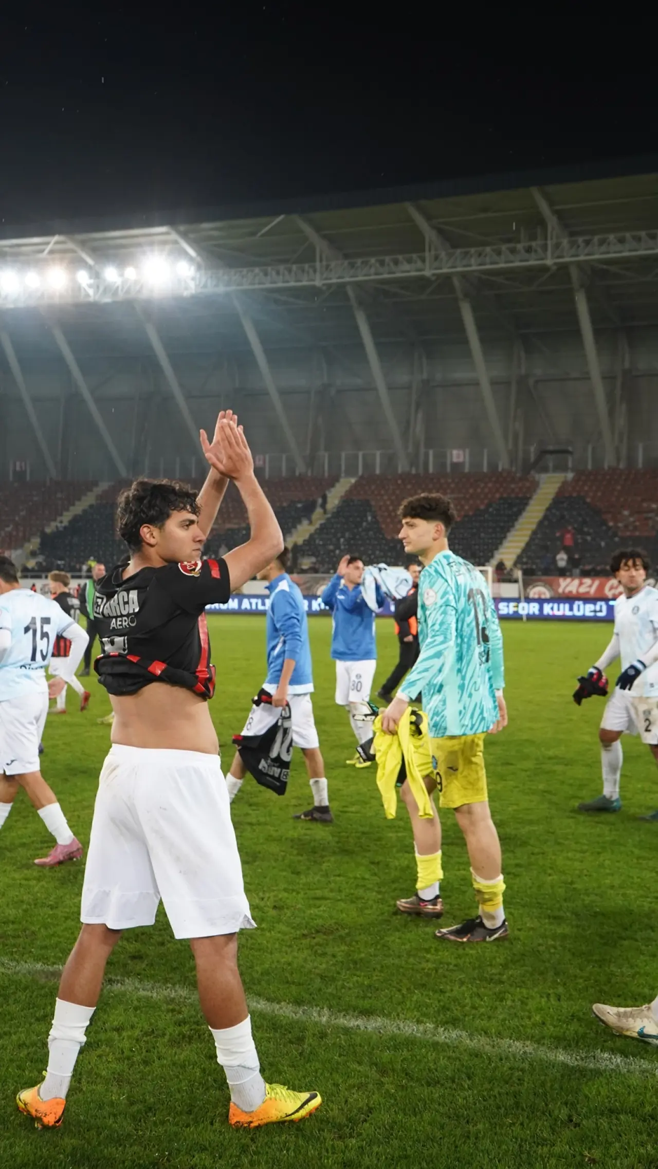 Maçı Çorum, Gönülleri Adanalı Gençler Kazandı 1