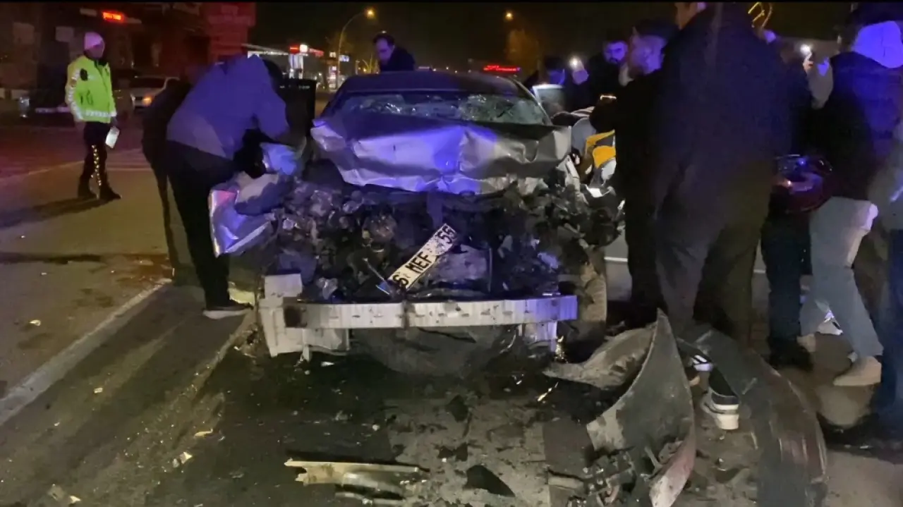 Kırmızı Işıkta Çekiciye Saplandı 2