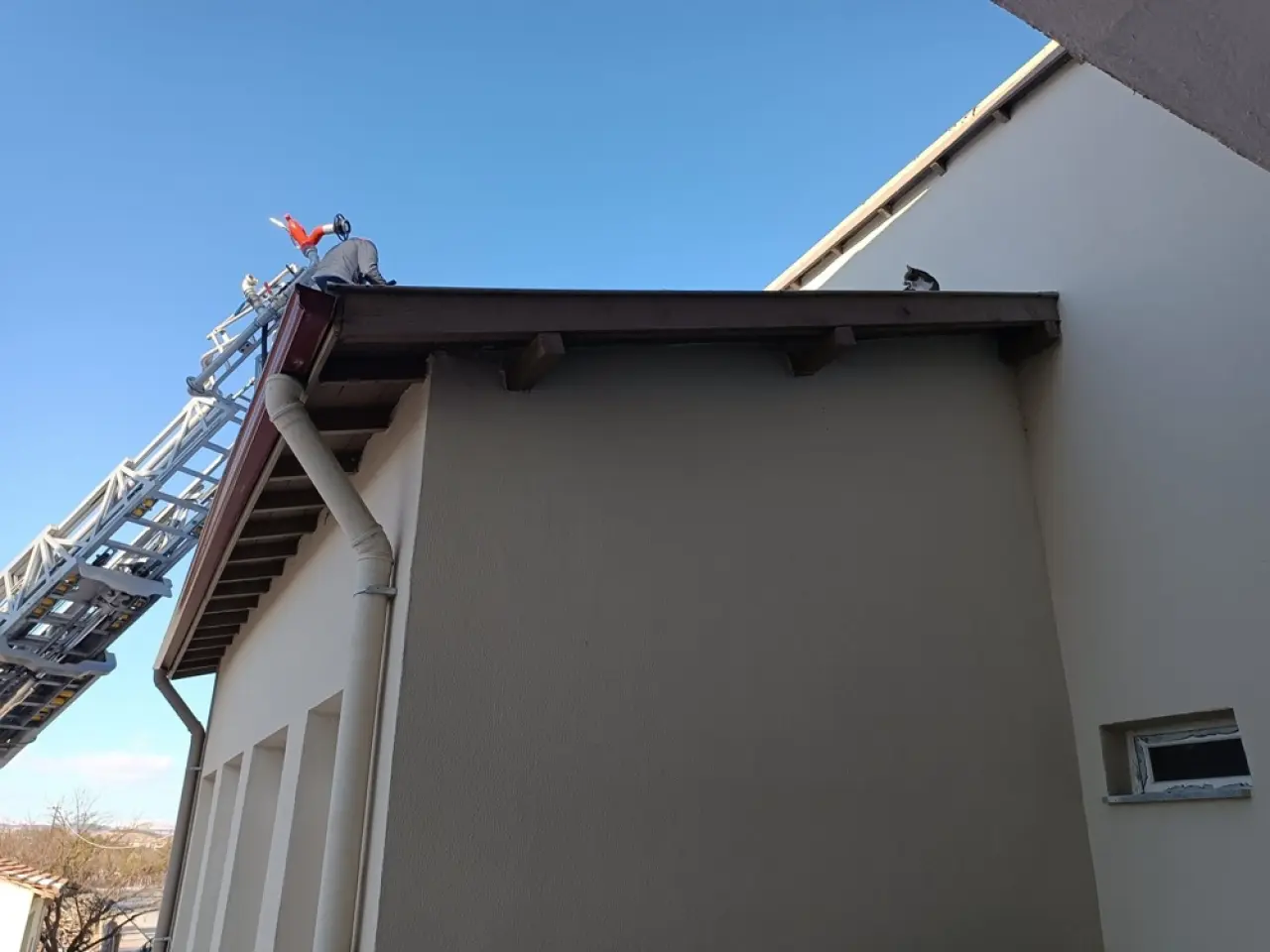 Günlerce Mahsur Kaldığı Yerden Böyle İndirildi 2