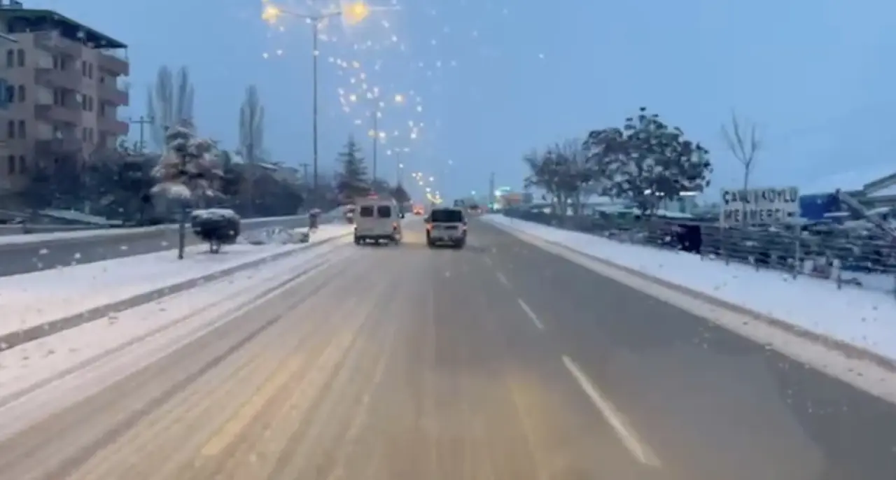 İtfaiyeye Yol Vermedi, O Anlar Kamerada 3
