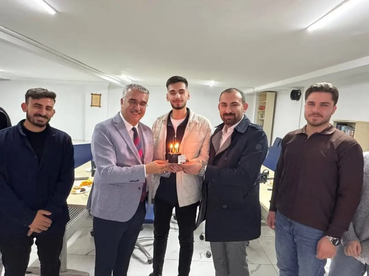 Gençlerin Yusuf Abisi Sahada 4