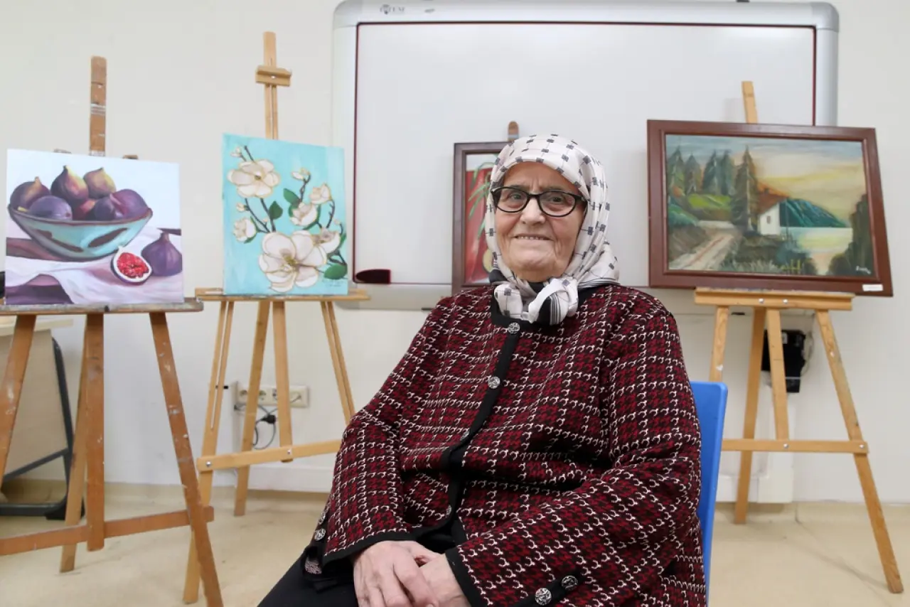 81’lik Teyze, Azmiyle Gençlere Taş Çıkarıyor 1