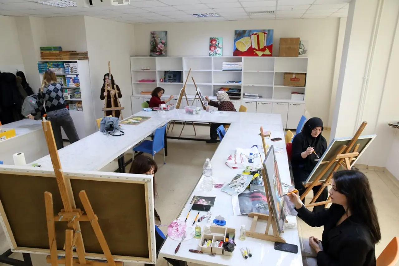 81’lik Teyze, Azmiyle Gençlere Taş Çıkarıyor 10