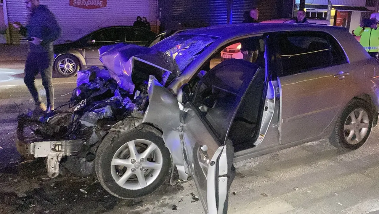 Kırmızı Işıkta Çekiciye Saplandı 7