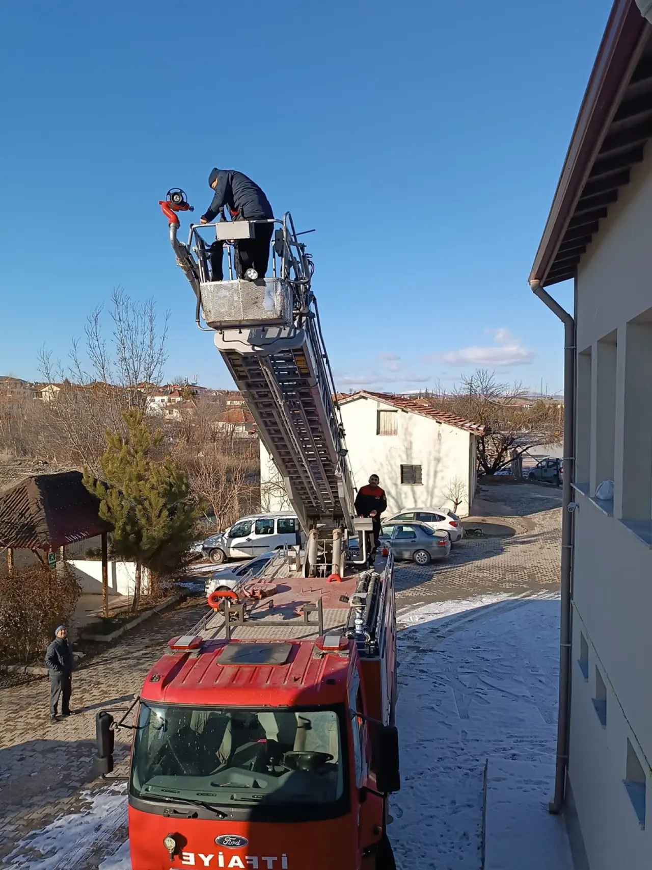 Günlerce Mahsur Kaldığı Yerden Böyle İndirildi 3