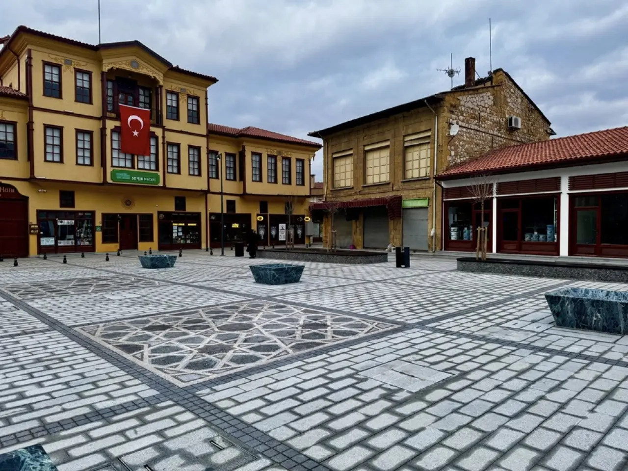 Veli Paşa Hanı’nın Önü Artık Böyle 2