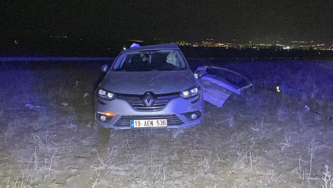 2 Otomobil Çarpıştı, Can Pazarı Yaşandı 4