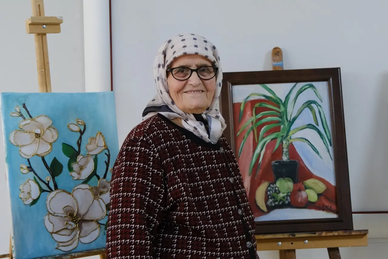 81’lik Teyze, Azmiyle Gençlere Taş Çıkarıyor 2