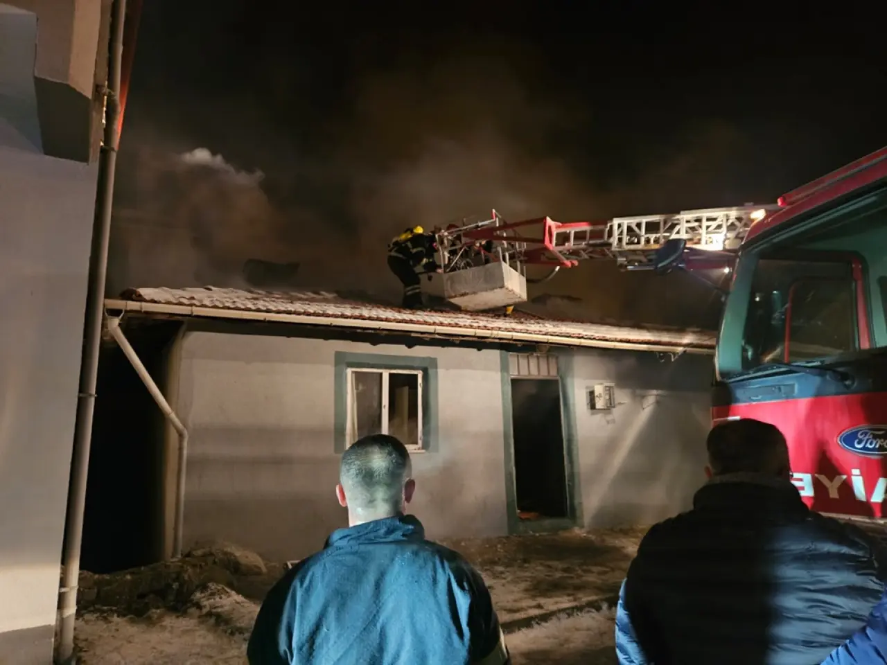 Evde Yangın Çıktı: 1 Ölü 1