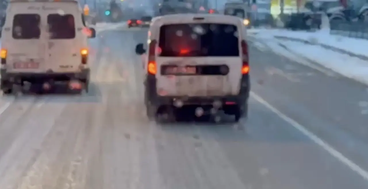 İtfaiyeye Yol Vermedi, O Anlar Kamerada 1