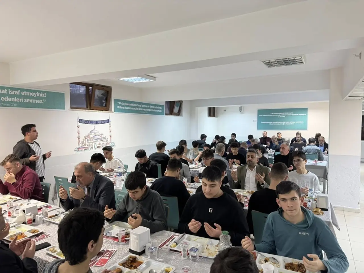 Gençlerle İftar Yaptılar 1