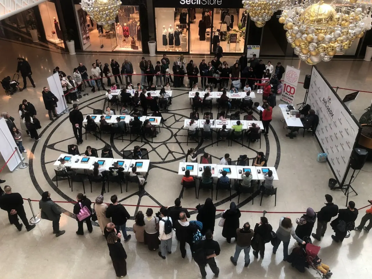 Minikler Aileleriyle Yarıştı 1