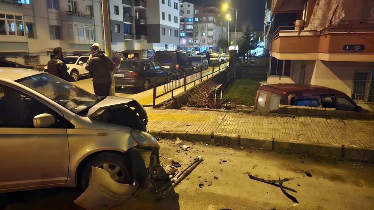 Korkulukları Parçaladı, Boşluğa Düştü 5