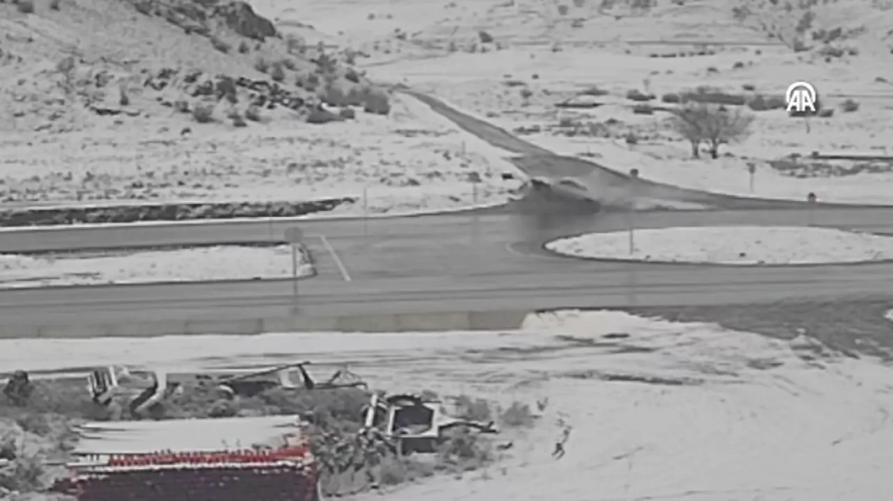 Kavşakta Refüje Böyle Düştü 2