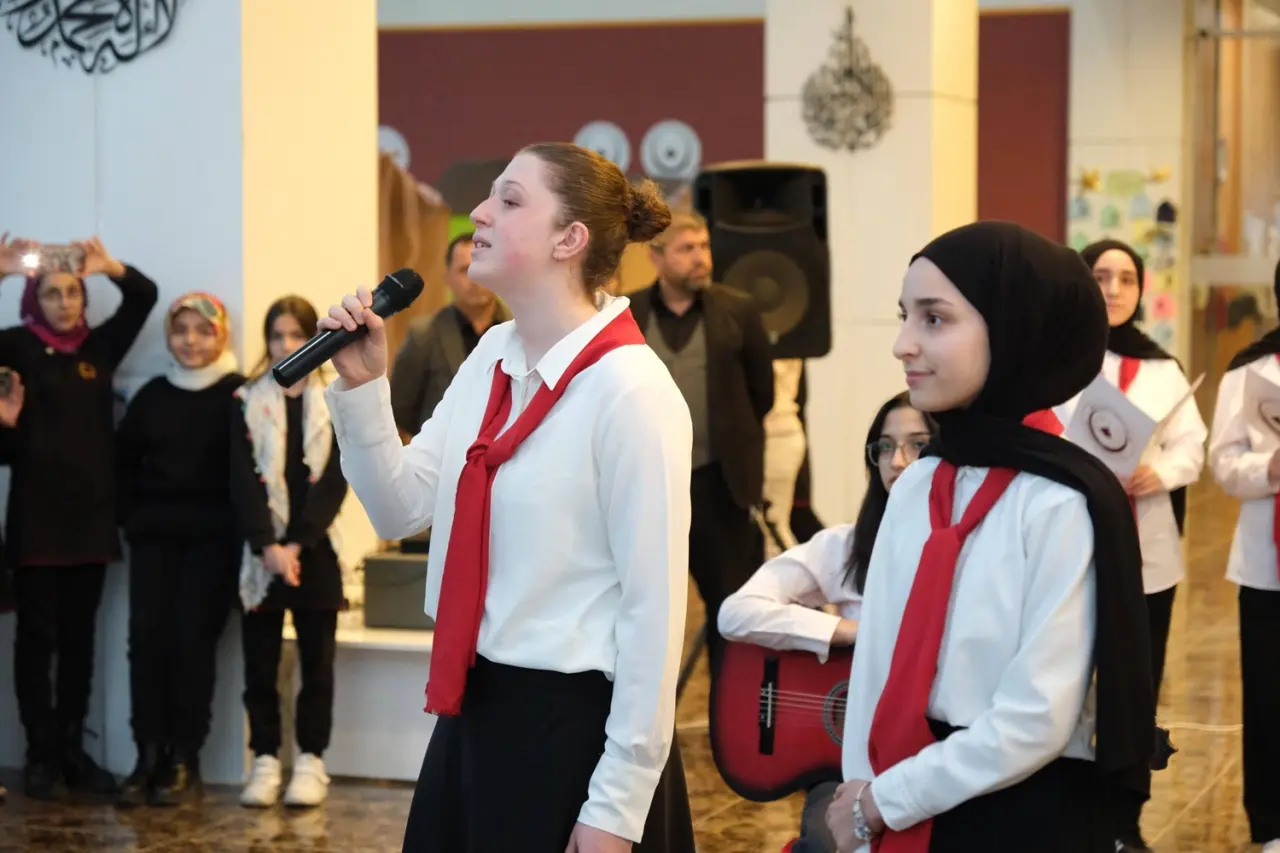 Gençler Hazırladı, Açılışı Protokol Yaptı 3