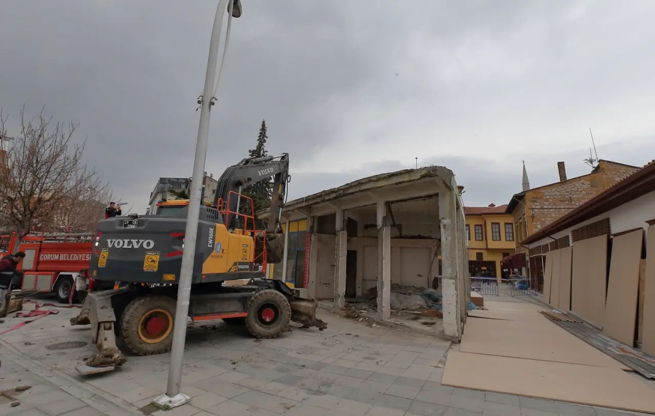 Tarihi Kent Meydanı'nda Son Engel De Kalkıyor 6