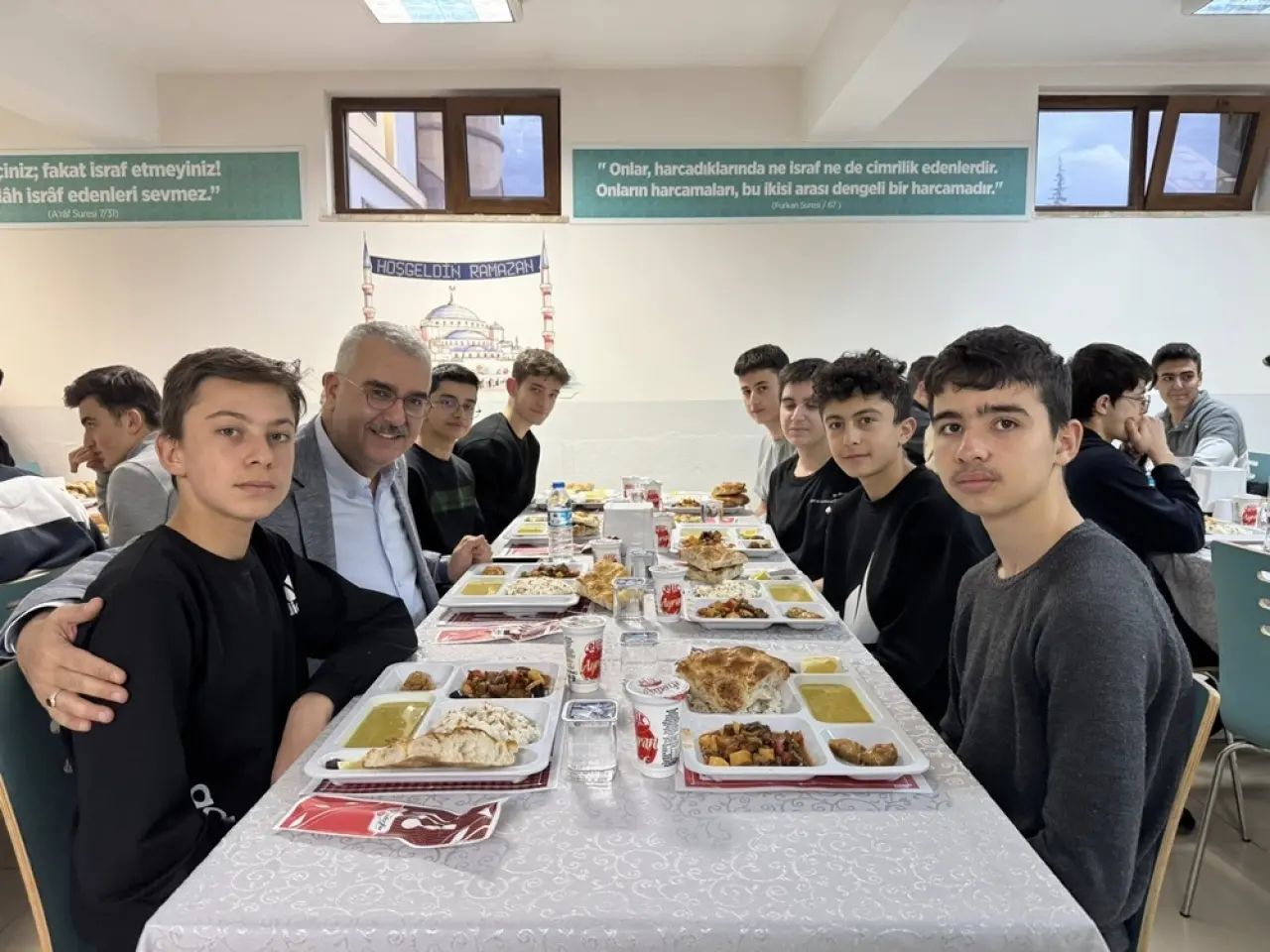 Gençlerle İftar Yaptılar 2