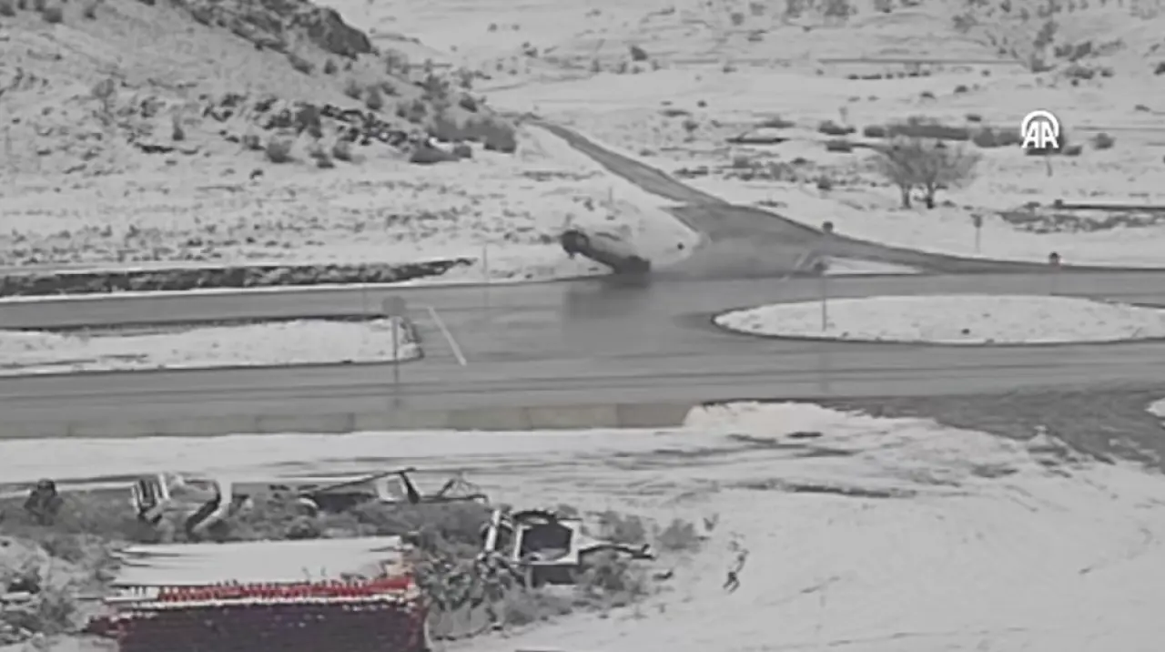 Kavşakta Refüje Böyle Düştü 1