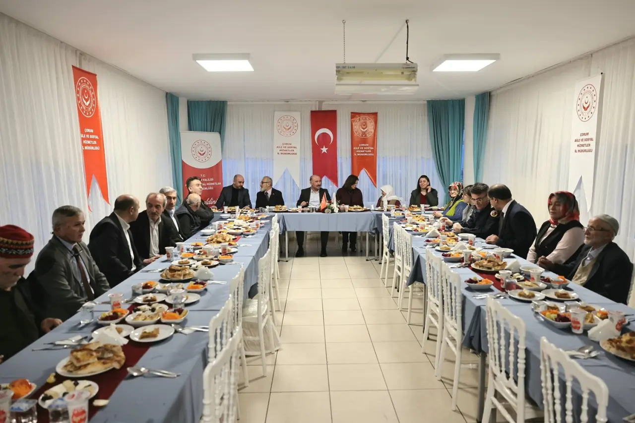 İftarı Huzurevi Sakinleriyle Yaptılar 2