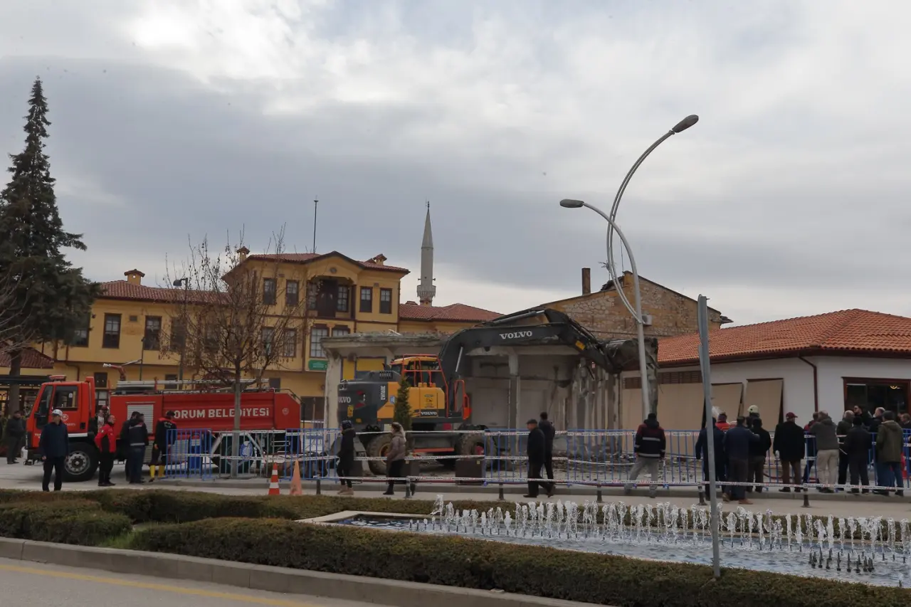 Tarihi Kent Meydanı'nda Son Engel De Kalkıyor 1