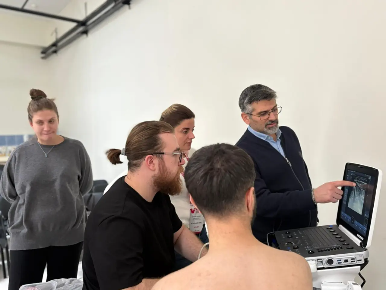 Acil Tıp Uzmanlarına İleri Ultrason Eğitimi 1