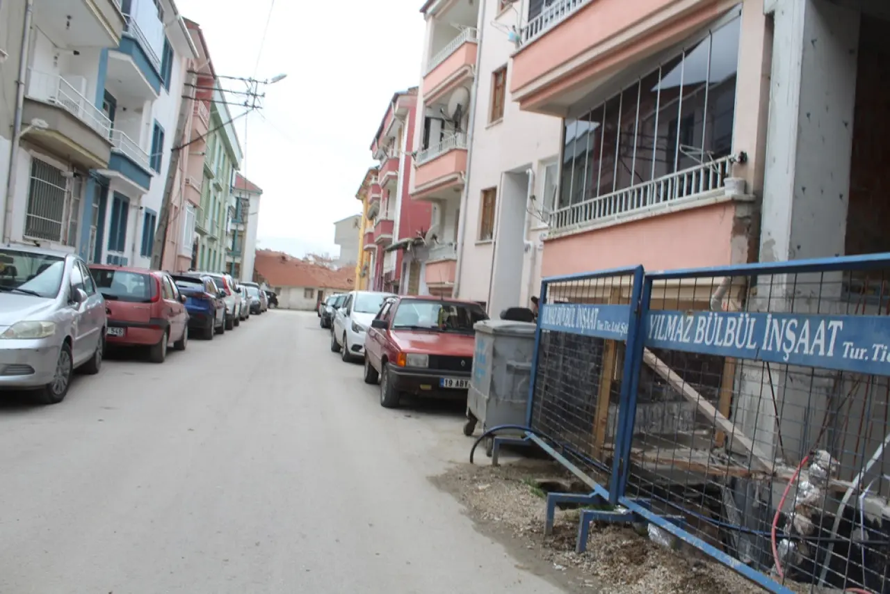 Kaldırım Var, Yaya Yok! 4