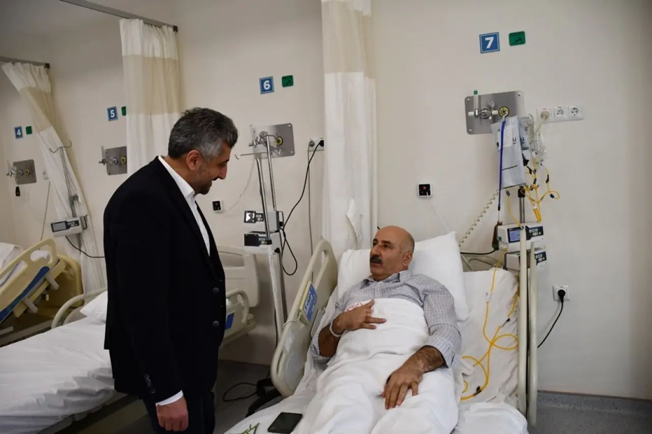 Başhekim Gömeç'ten Kanser Hastalarına Ziyaret 1