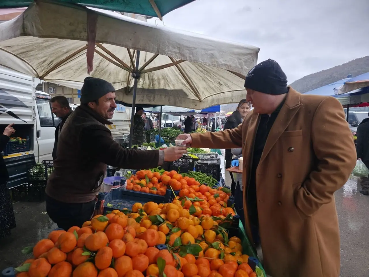 Pazar Alışverişine Sıcak Mola 3