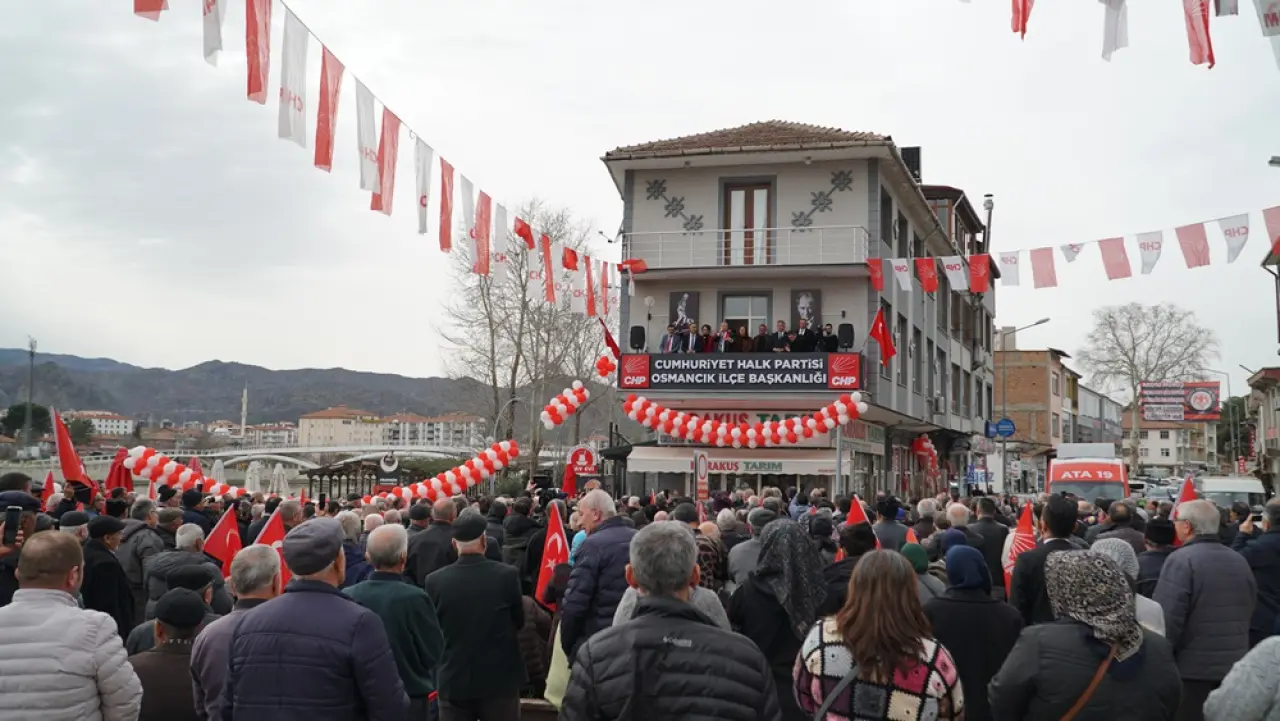 Cemal Enginyurt, Parti Binasının Açılışını Yaptı 1