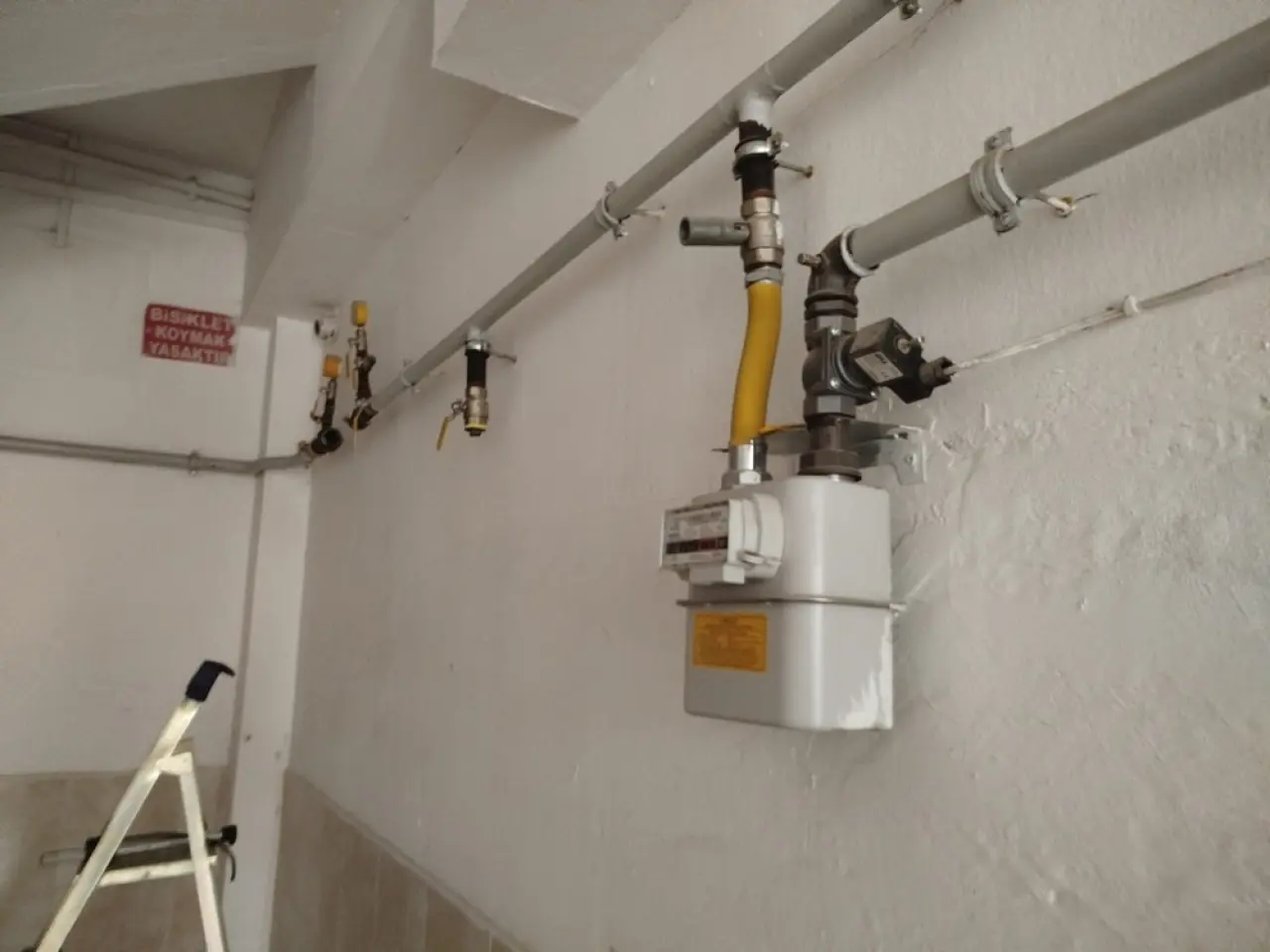 Akıllara Ziyan Hata, Koca Binayı Felç Etti 5