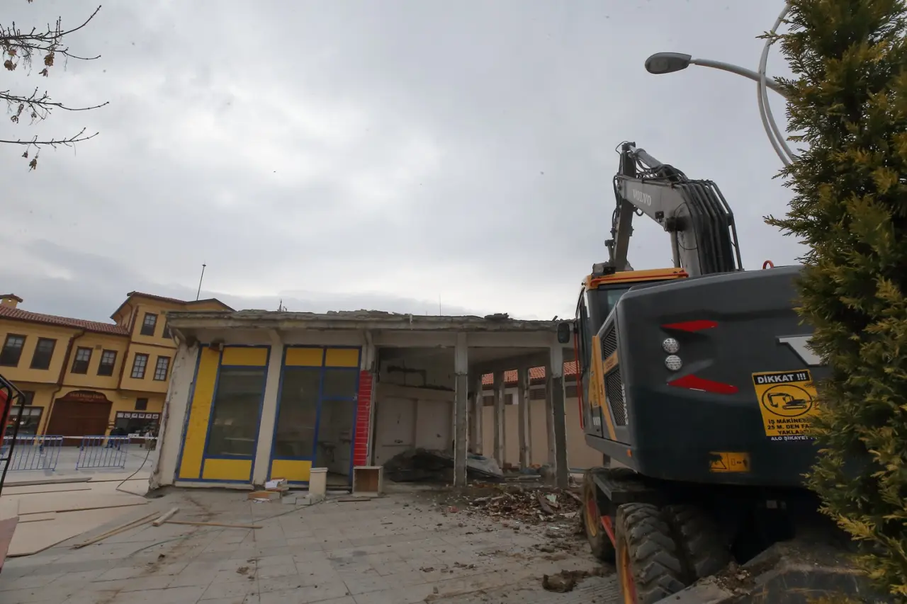 Tarihi Kent Meydanı'nda Son Engel De Kalkıyor 5