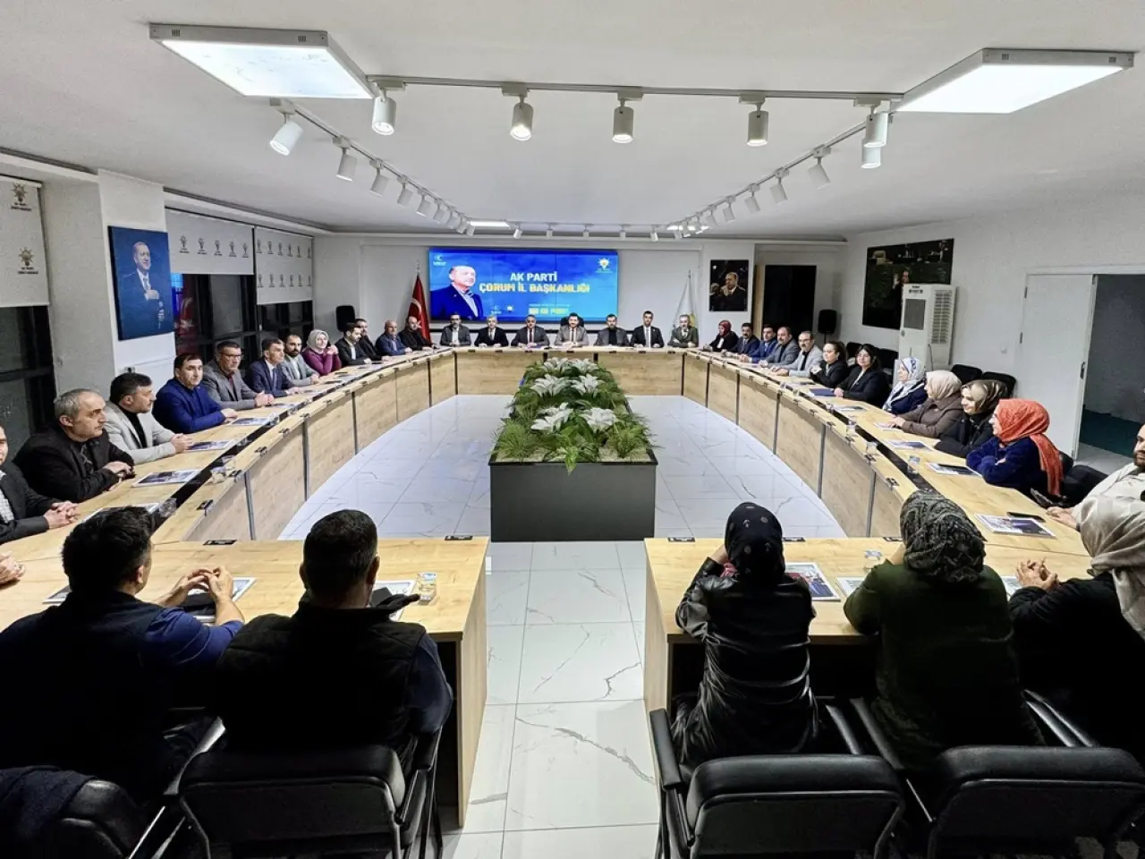 AK Parti’de Koordinatörlü Zirve 3