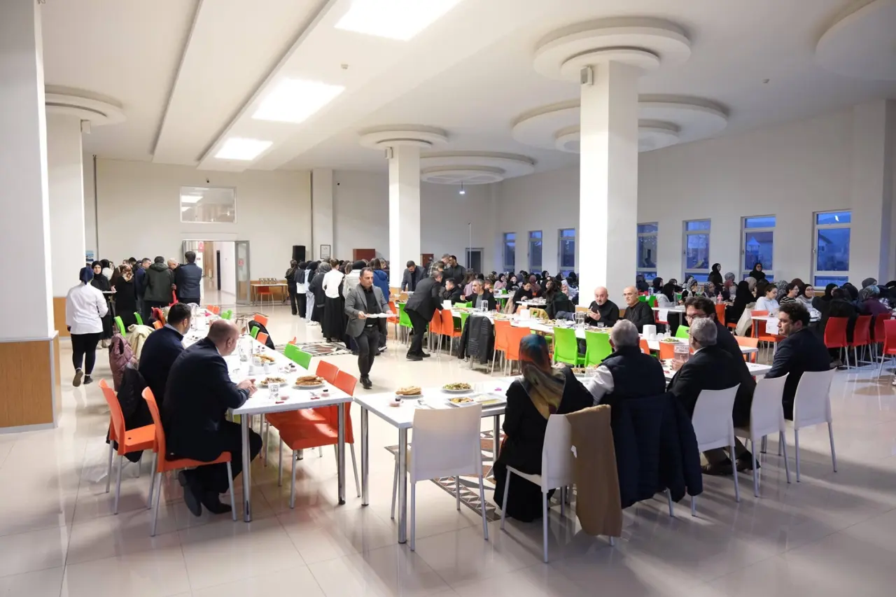 Gençler Hazırladı, Açılışı Protokol Yaptı 5