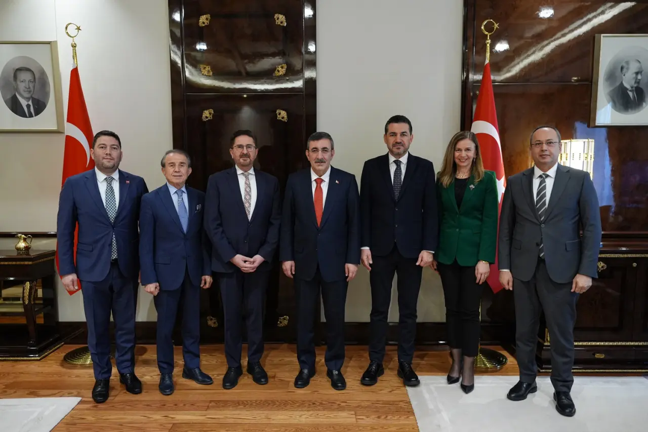 Seramik Sektörü Temsilcileri Cevdet Yılmaz ile Görüştü 1