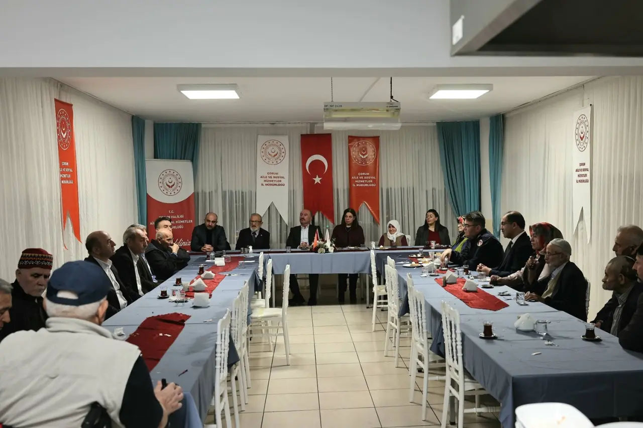 İftarı Huzurevi Sakinleriyle Yaptılar 3