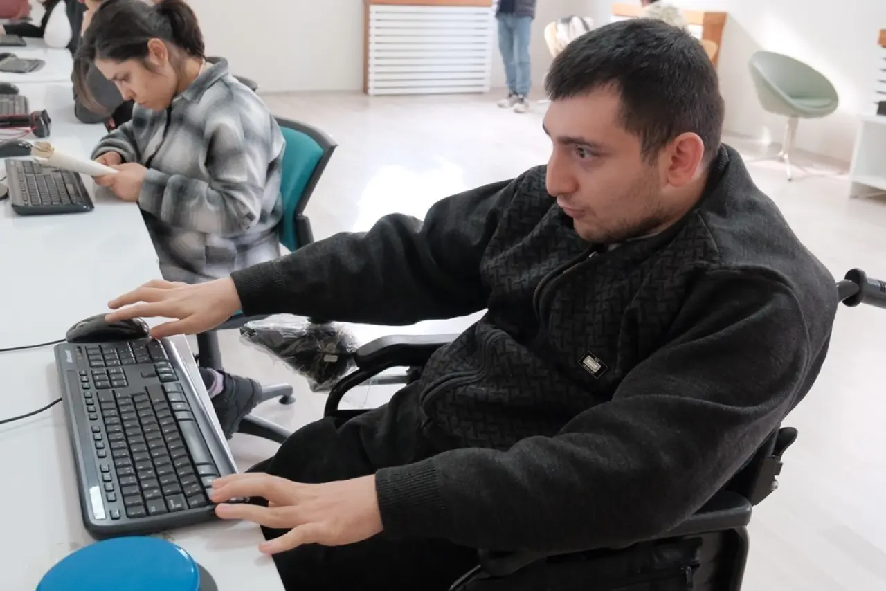 Engelleri Birlikte Aşıyorlar 4