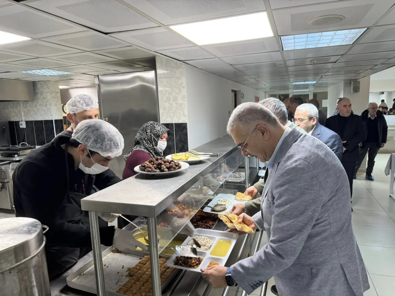 Gençlerle İftar Yaptılar 3