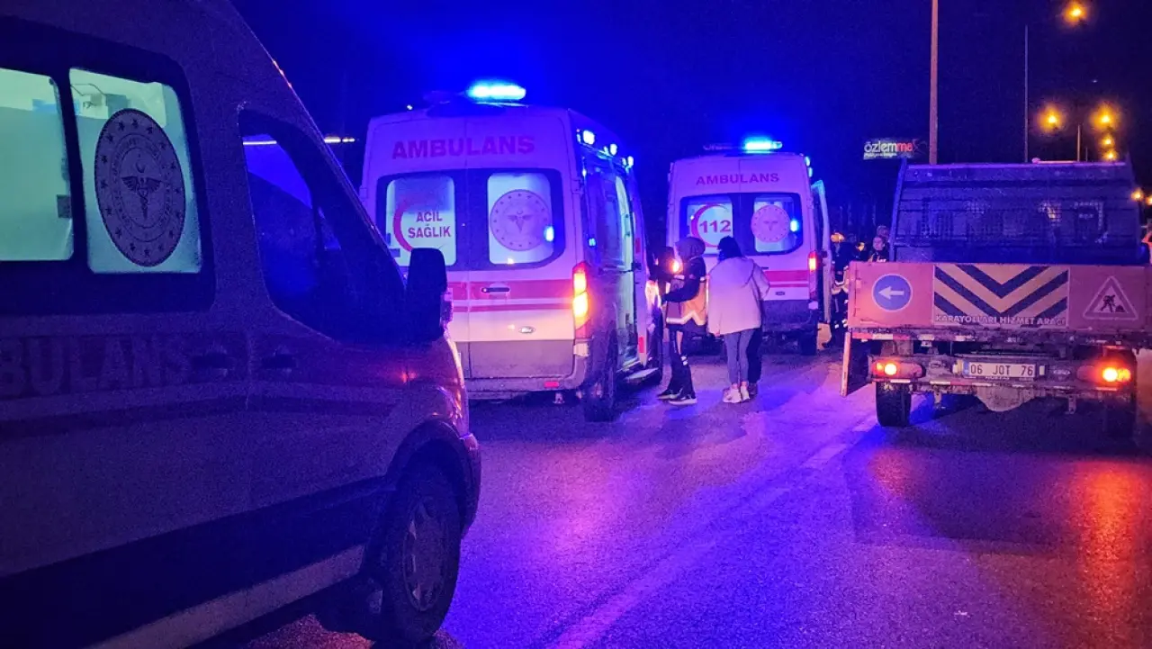 Baraj Kavşağında Kaza: 5 Yaralı 3